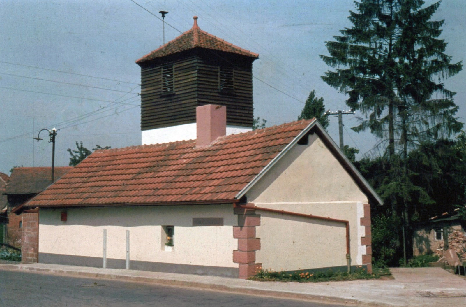 Großenhäuser Backhaus mit Schlauchturm der Feuerwehr in der heutigen Poststraße